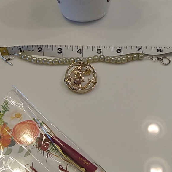 Pearl and Angel Bracelet - Picture 5 of 5